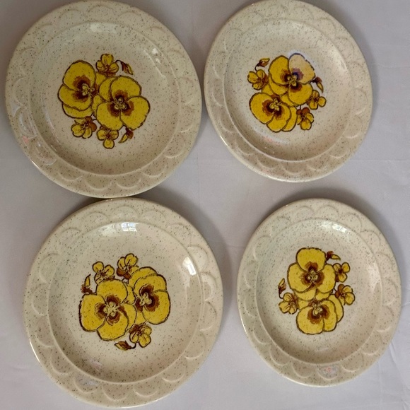 Vintage Style Yellow Floral Bread & Butter Plates - Set of 4, Great Condition - Picture 13 of 16